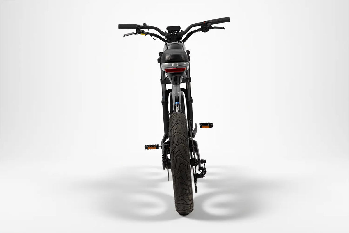 Anza V4 in Black, straight-on rear
