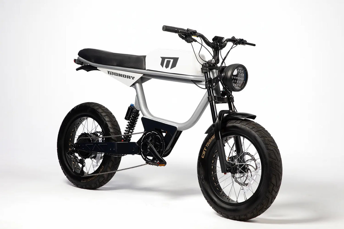 Anza V4 in White, front three-quarter angle